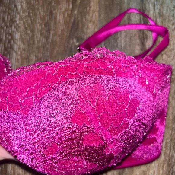Sold-Victoria’s Secret Pink Lace Push up Bra Size 34D - Picture 2 of 5